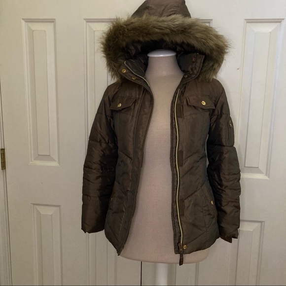 Girls Duck Down & Feathers Winter Coat w/hood like new - Picture 9 of 9